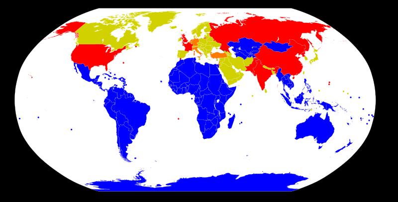 Image: Nuclear-Weapon-Free Zones (Blue); Nuclear weapons states (Red); Nuclear sharing (Orange); Neither, but NPT (Lime green). CC BY-SA 3.0