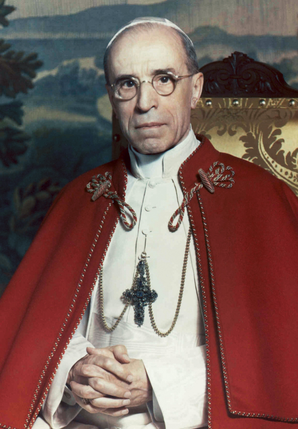 Pius XII with tabard, by Michael Pitcairn, 1951/ Public Domain