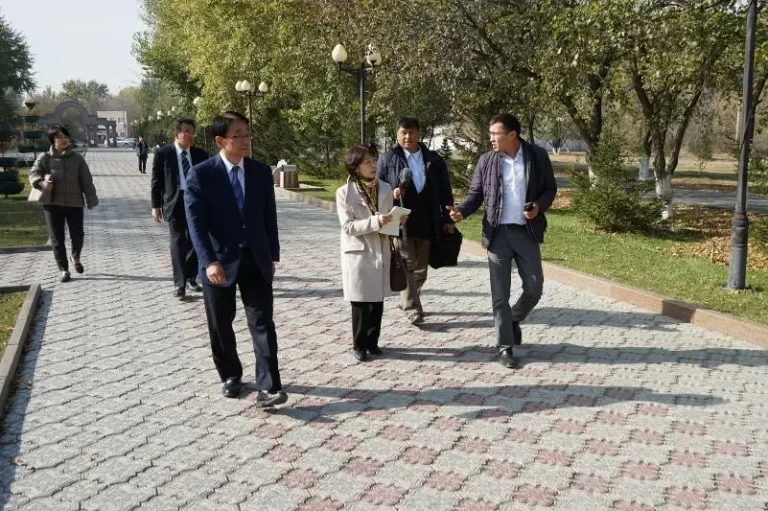 SGI delegation visiting Semey. Creidt: Kazinform.