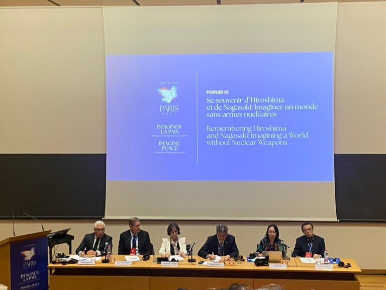 The panel for the session on “Remembering Hiroshima and Nagasaki: Imagining a World without Nuclear Weapons.” Credit: Kevin Lin, Multimedia Asssistant director, INPS Japan.