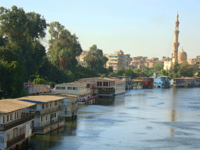 Houseboats line the Nile bank in Cairo. Some 85 million Egyptians depend on the Nile for water. Credit: Cam McGrath/IPS.