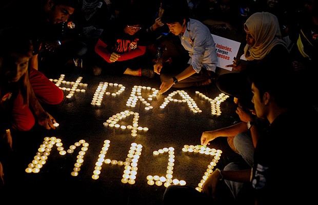 Remembering victims of Malaysia Airlines MH17 attack/ WBCO
