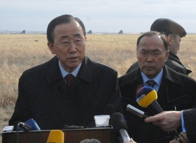 an Ki-moon visited the Ground Zero of Semipalatinsk in April 2010/ UNDP