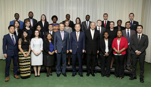 Secretary-General Ban Ki-moon (front row, centre right) poses for a group photo with this year’s participants of the United Nations Disarmament Fellowship Programme. On his right is Kim Won-soo, Acting UN High Representative for Disarmament Affairs. Credit: UN Photo/Evan Schneider