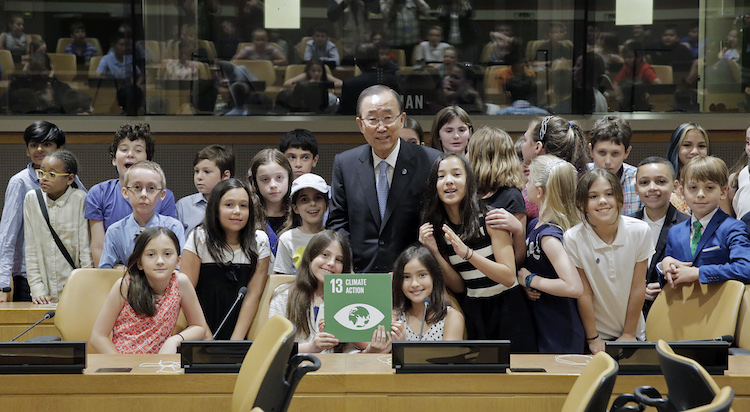 Secretary-General Ban Ki-moon discusses Climate Change (SDG 13) with Students at the UN headquarters in New York on 21 June 2016