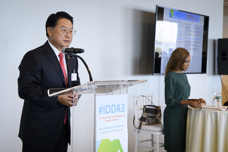 Photo: UNIDO DG LI Yong addresses a special event, “Third Industrial Development Decade for Africa (2016-2025): From political commitment to actions on the ground