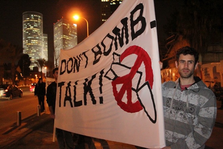 Photo: Demonstration in Tel-Aviv against nuclear weapons. Credit: The Israeli Disarmament Movement.