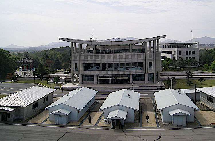 Photo: The Joint Security Area (JSA) in the DMZ, looking toward South Korea from the North. Conference Row seen from the northern side of the JSA. CC BY-SA 3.0