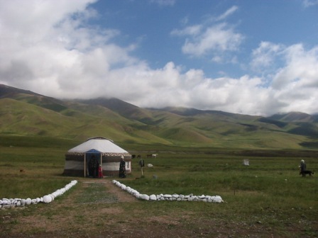Suusamyr Valley/ Kalinga Sereviratne