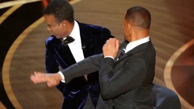 Photo: Will Smith hit Chris Rock on stage for joking about his wife Jada Pinkett Smith. Source: Hindustan Times