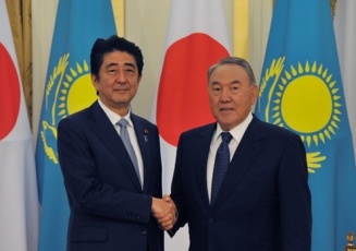 Japan-Kazakhstan Summit Meeting/ Cabinet Public Relations Office, Cabinet Secretariat