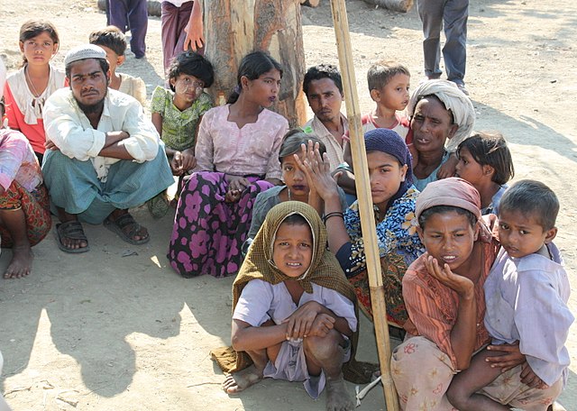 Displaced Rohingya people in Rakhine State/ Wikimedia Commons