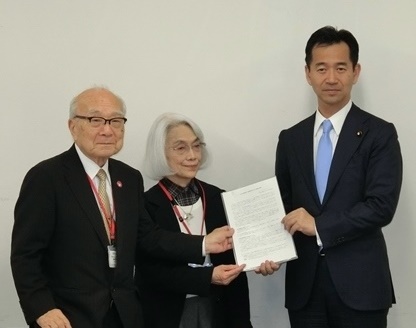 Photo (left to right): Terumi Tanaka, co-chairperson of Nihon Hidankyo ; Haruko Moritaki, co-director of HANWA; Mitsunari Okamaoto, Parliamentary Vice Foreign Minister. Credit: Katsuhiro Asagiri | IDN-INPS