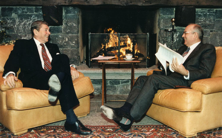 Photo: U.S. President Ronald Reagan and Soviet General Secretary Mikhail Gorbachev at the first Summit in Geneva, Switzerland, in November 1985