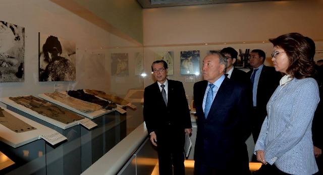 President Nazarbayev visiting Hiroshima Peace Memorial Museum/AkordaPress