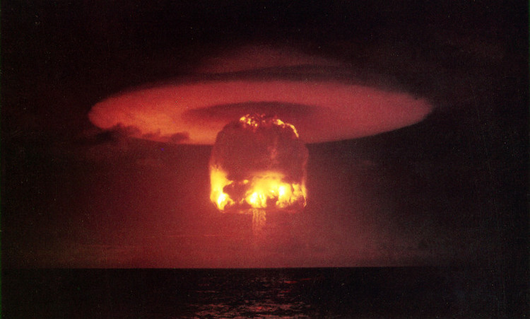 第三次世界大戦は核使用を伴う現実かそれとも口先だけの脅しか