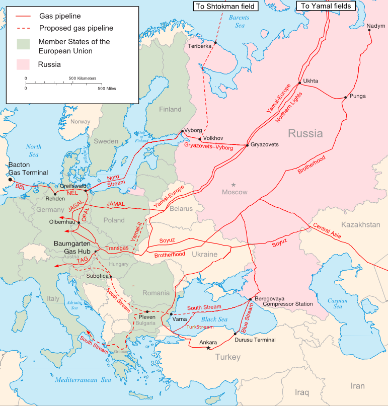 Map of the major existing and proposed russian natural gas transportation pipelines in europe./ Wikimedia Commons