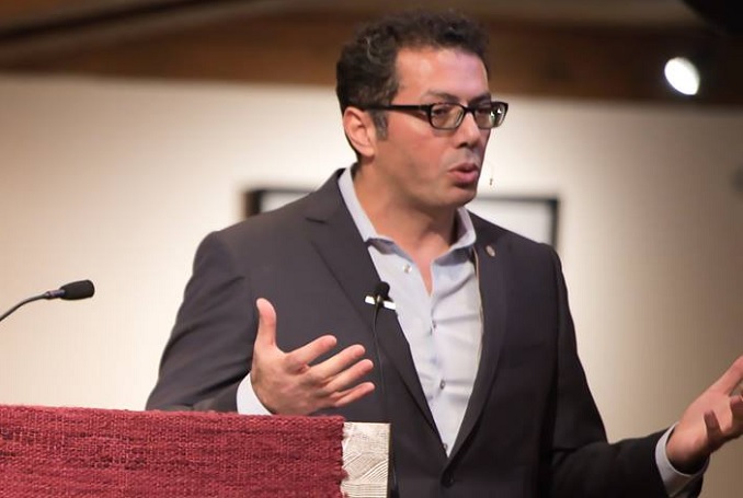 Dr. Ramzy Baroud speaking in Seattle. (Photo: Waleed Hishmeh/ The Palestine Chronicle
