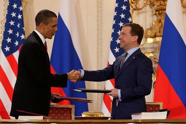 Photo: US President Barack Obama and his Russian counterpart Dmitry Medvedev after signing in Prague the 